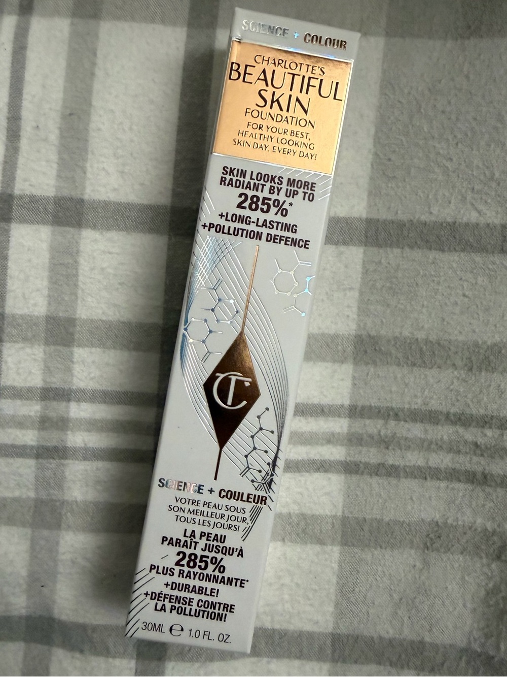 3 cool froid Charlotte Tilbury Beautiful Skin Foundation